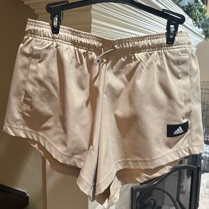 Women’s Adidas High Waist 2.5” inseam Sz M